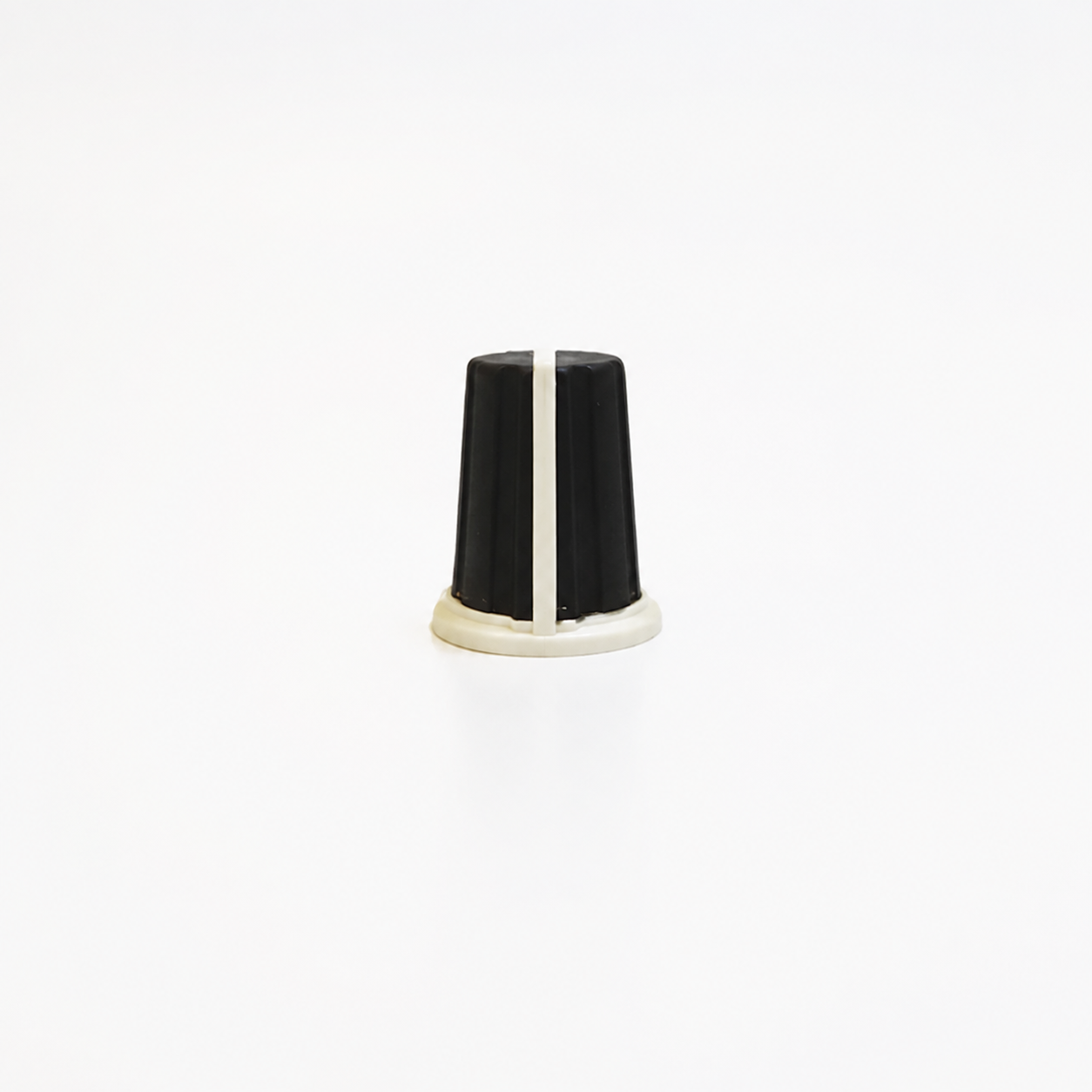 knob_negro_pioneer_estudio613