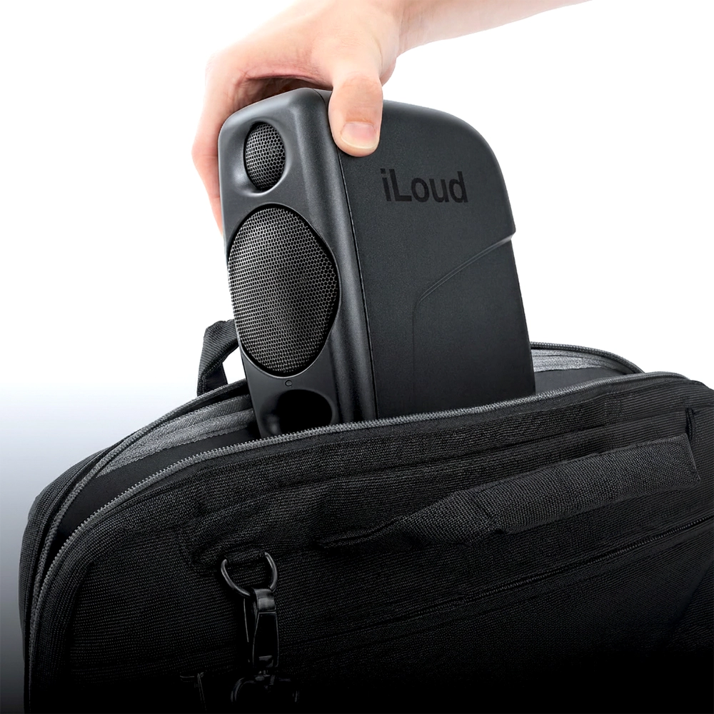iLoud Micro IK Monitores en mano - 613